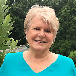 Kate Hudgins, Ph.D., TEP<br />
CLINICAL DIRECTOR